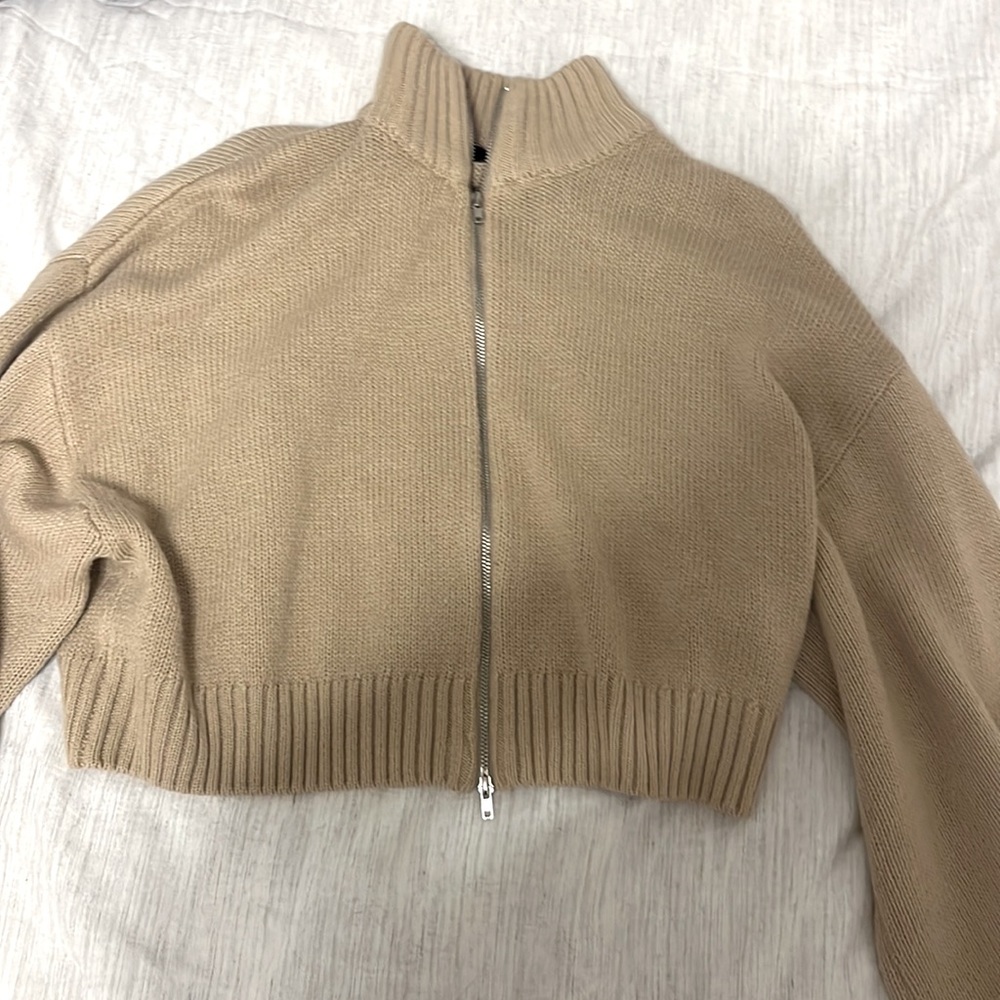 Beige knitted H&M cardigan